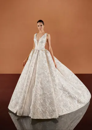 Pronovias Privee: Kareena