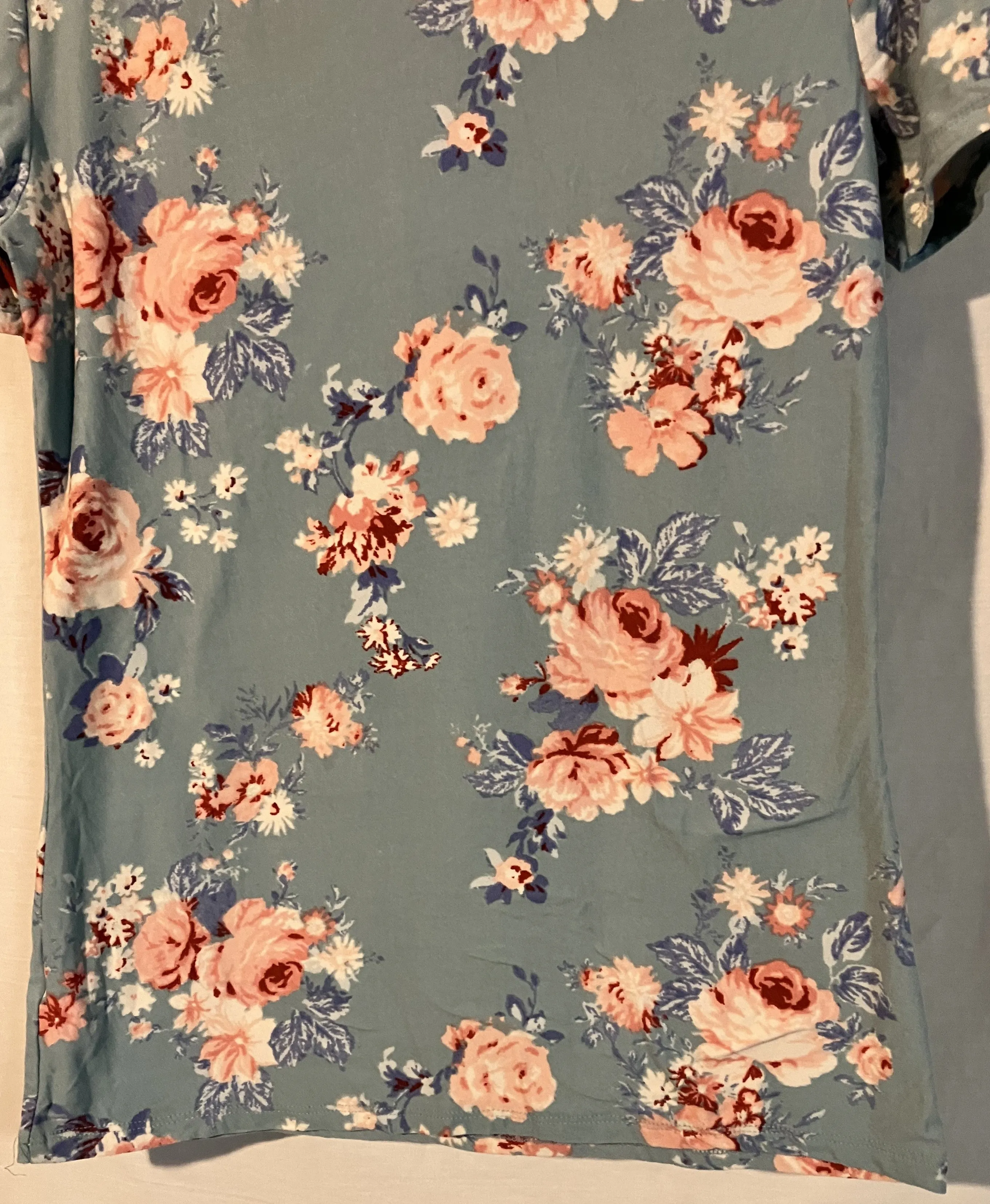 Rose print blouse with Criss-Cross Sleeves, Size Medium