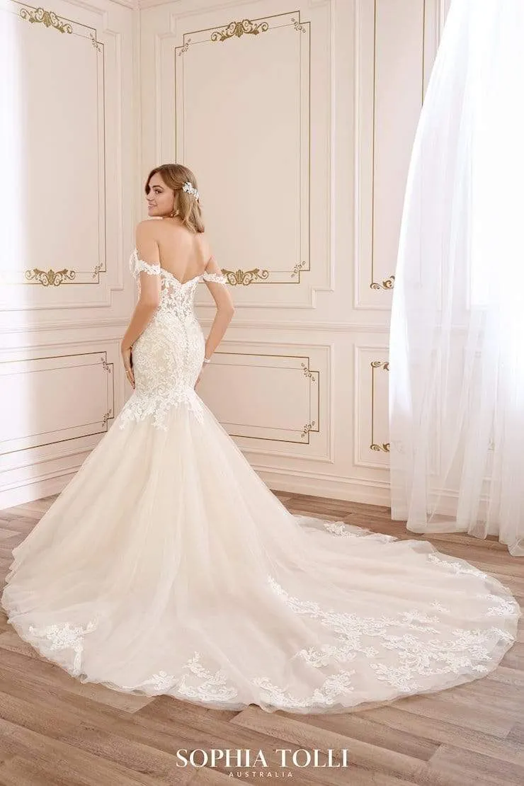 Sophia Tolli: Y22065 - London