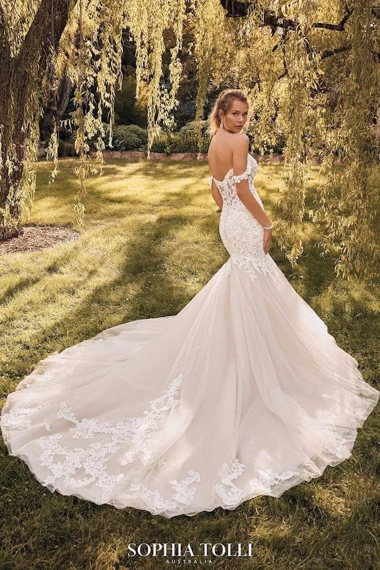 Sophia Tolli: Y22065 - London