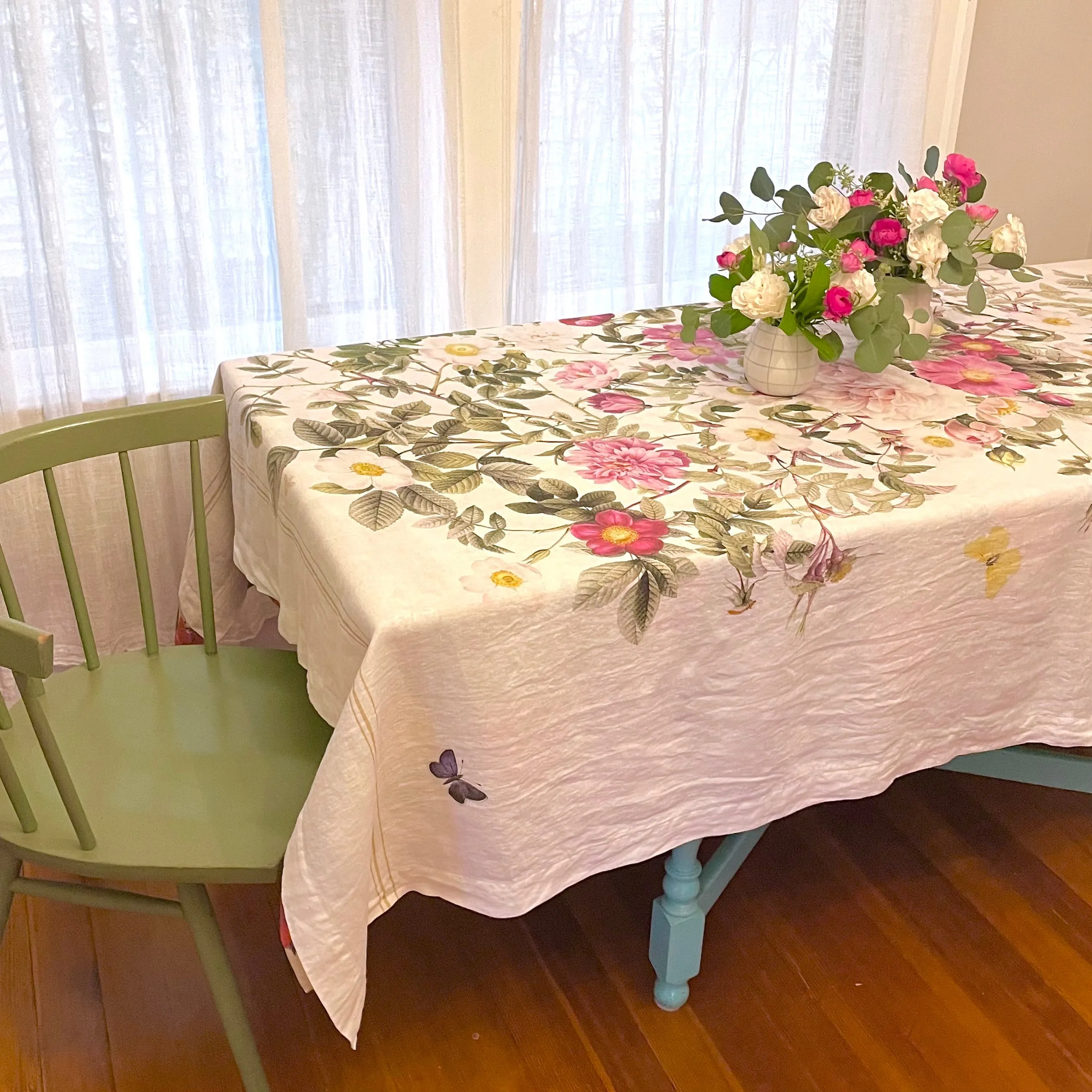 Summer Roses Tablecloths & Runners
