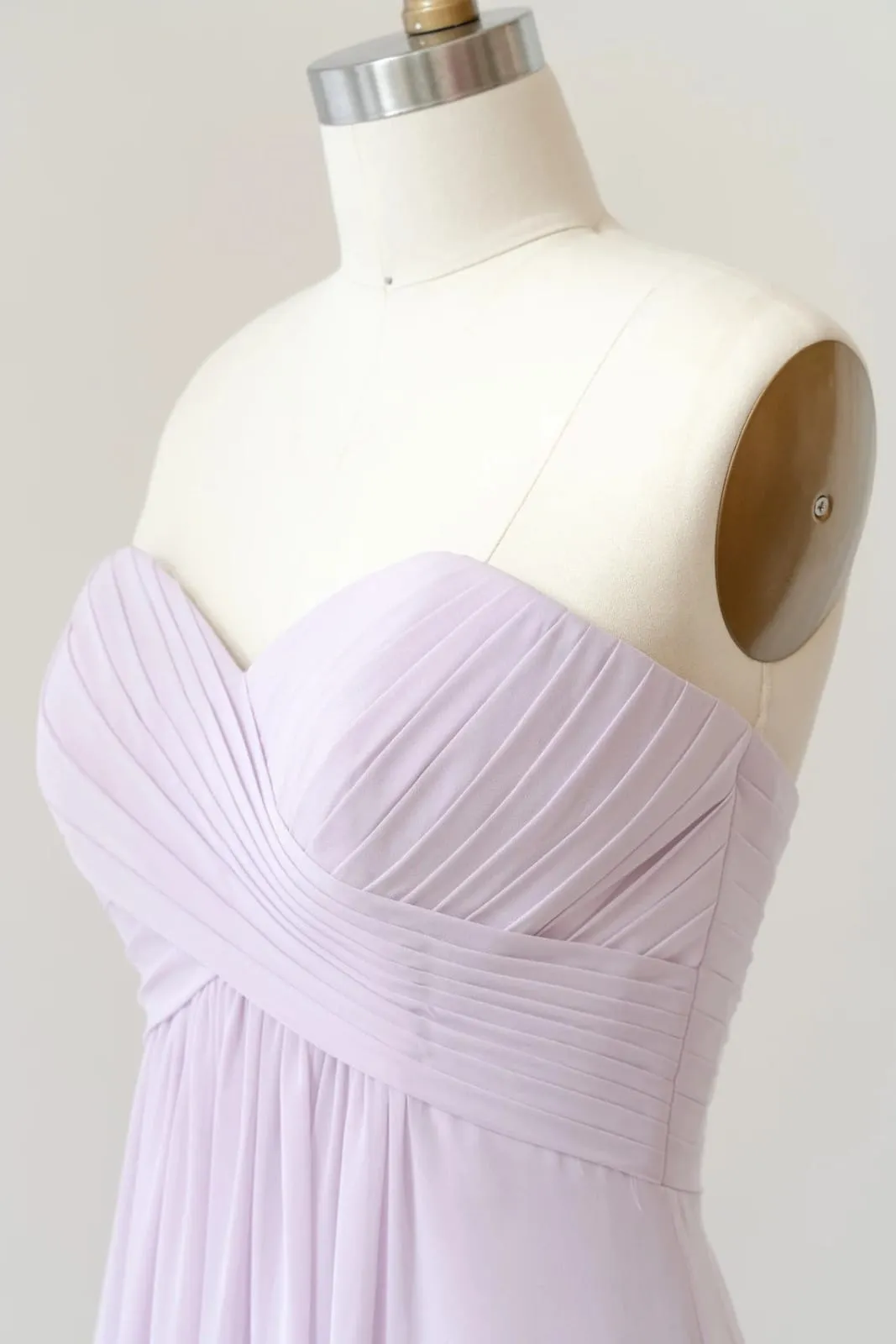 Sweetheart Strapless Pleated Chiffon A-line Long Lilac Bridesmaid Dress