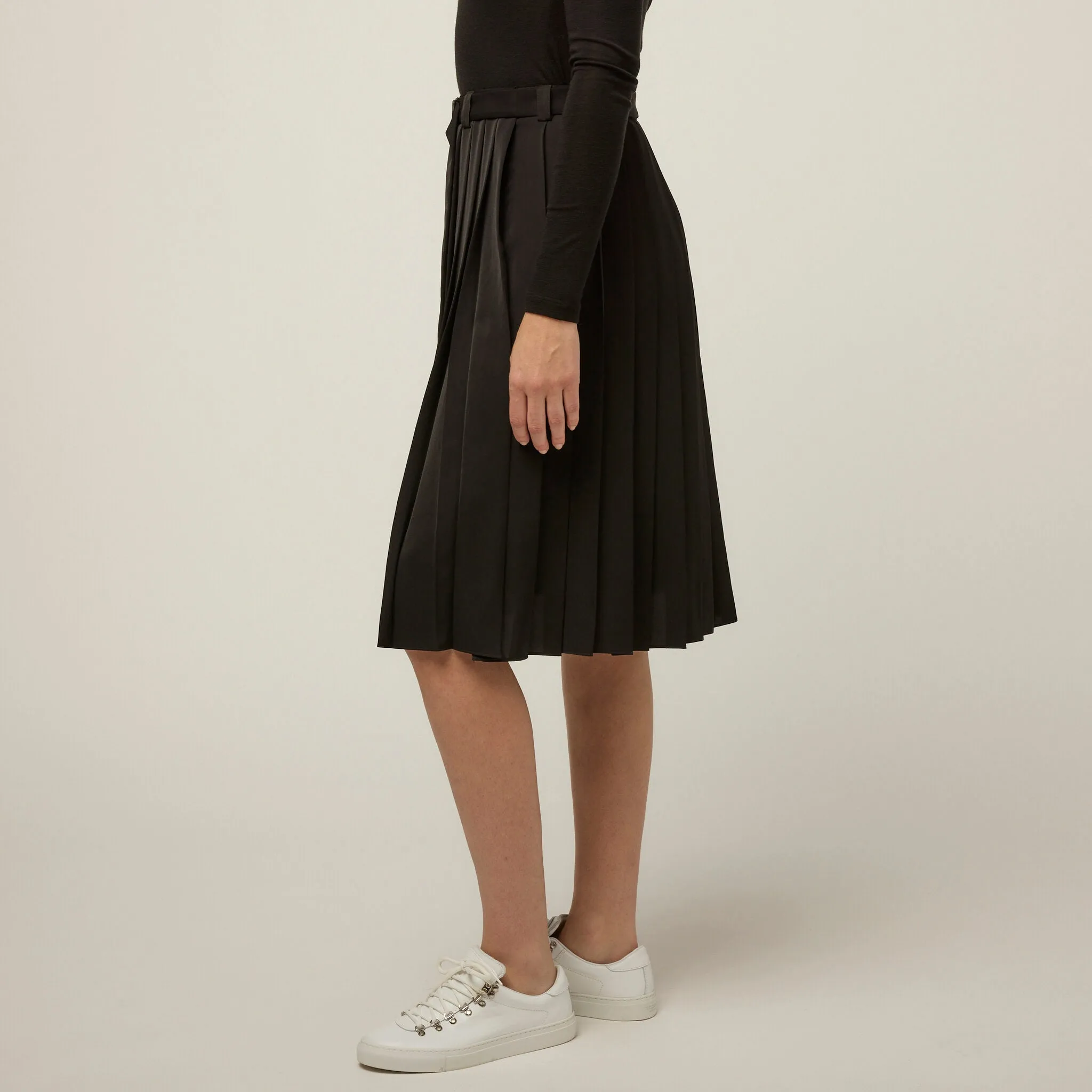 Tech Slk Pleated Skirt