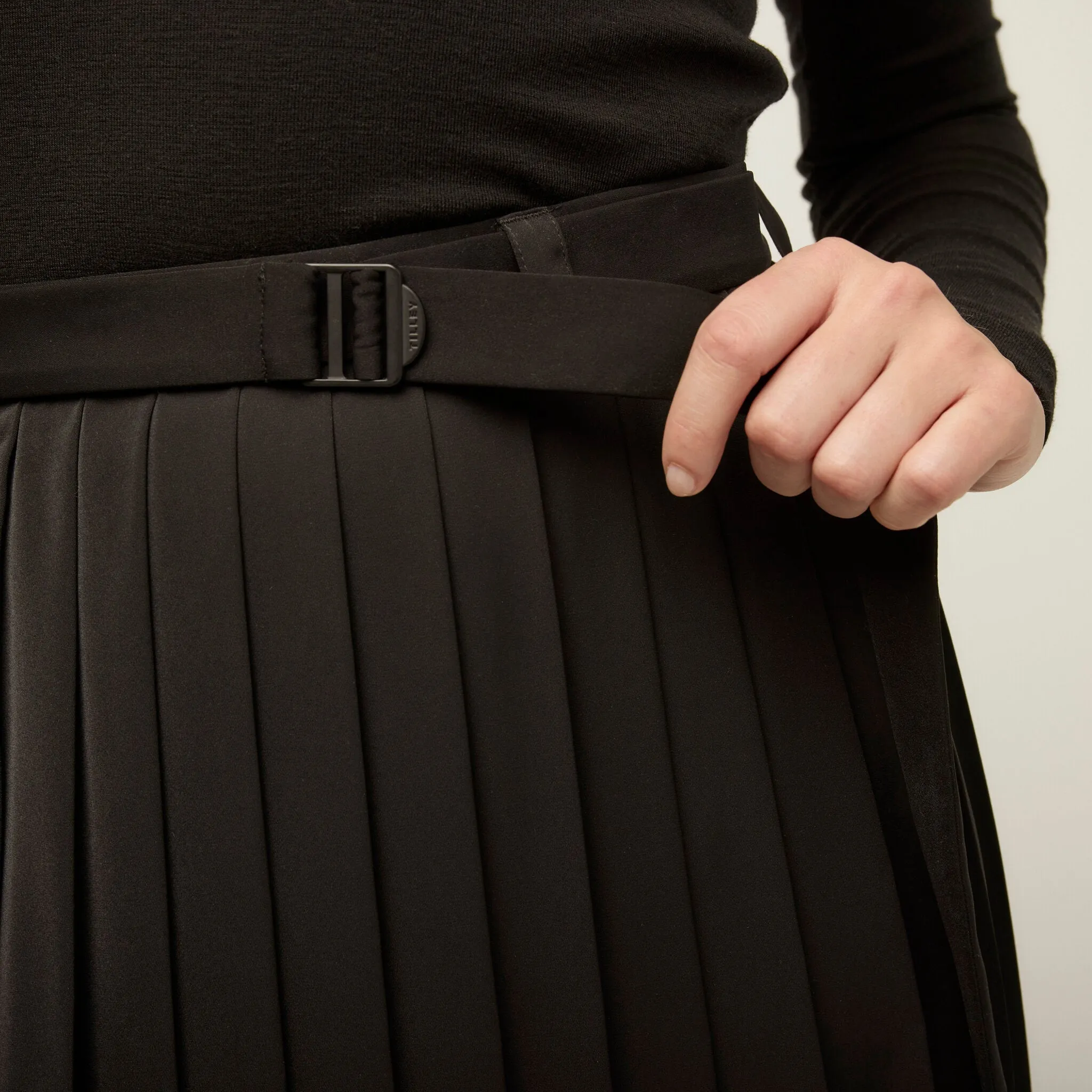 Tech Slk Pleated Skirt