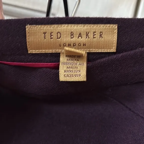 Ted Baker London Eggplant Purple Wool Stretch Pencil Skirt Size 3 Size US 8