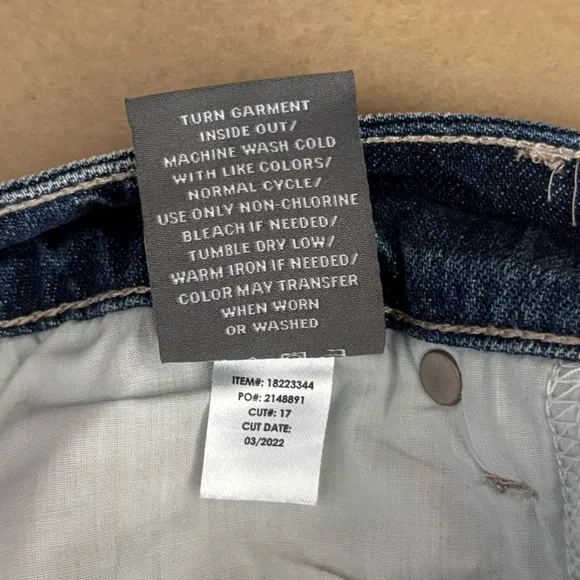 Torrid Perfect Slim Boot Classic Denim Mid-Rise Jean in Laurel Canyon 18