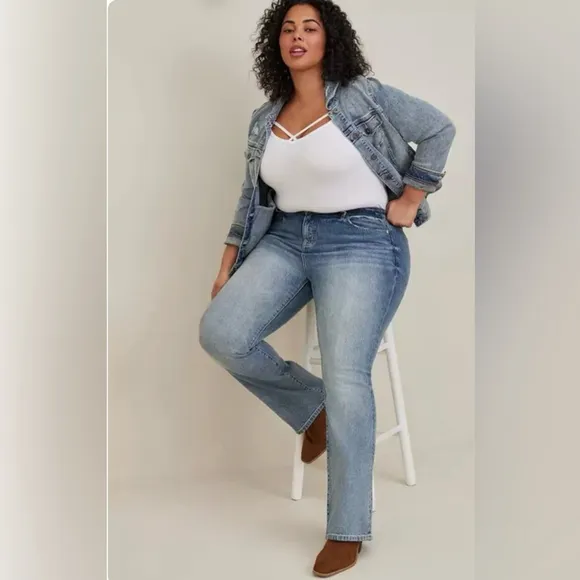 Torrid Perfect Slim Boot Classic Denim Mid-Rise Jean in Laurel Canyon 18