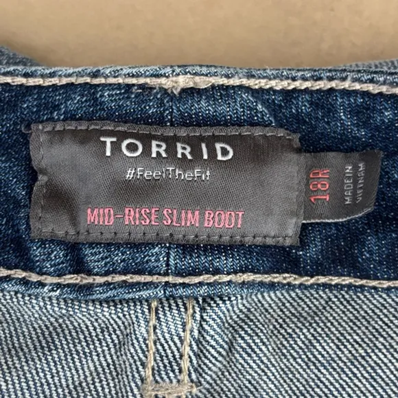 Torrid Perfect Slim Boot Classic Denim Mid-Rise Jean in Laurel Canyon 18