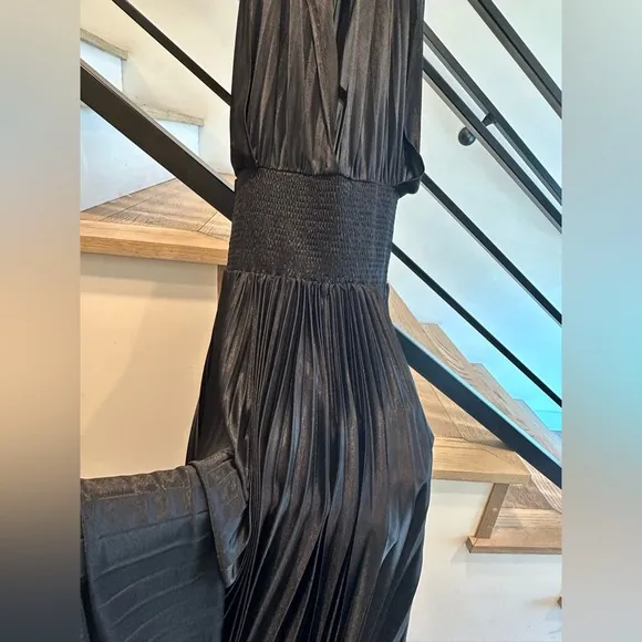 Vici Pleated Sleeveless Dress