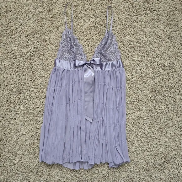 Victoria's Secret Lilac Pleated Babydoll - Medium