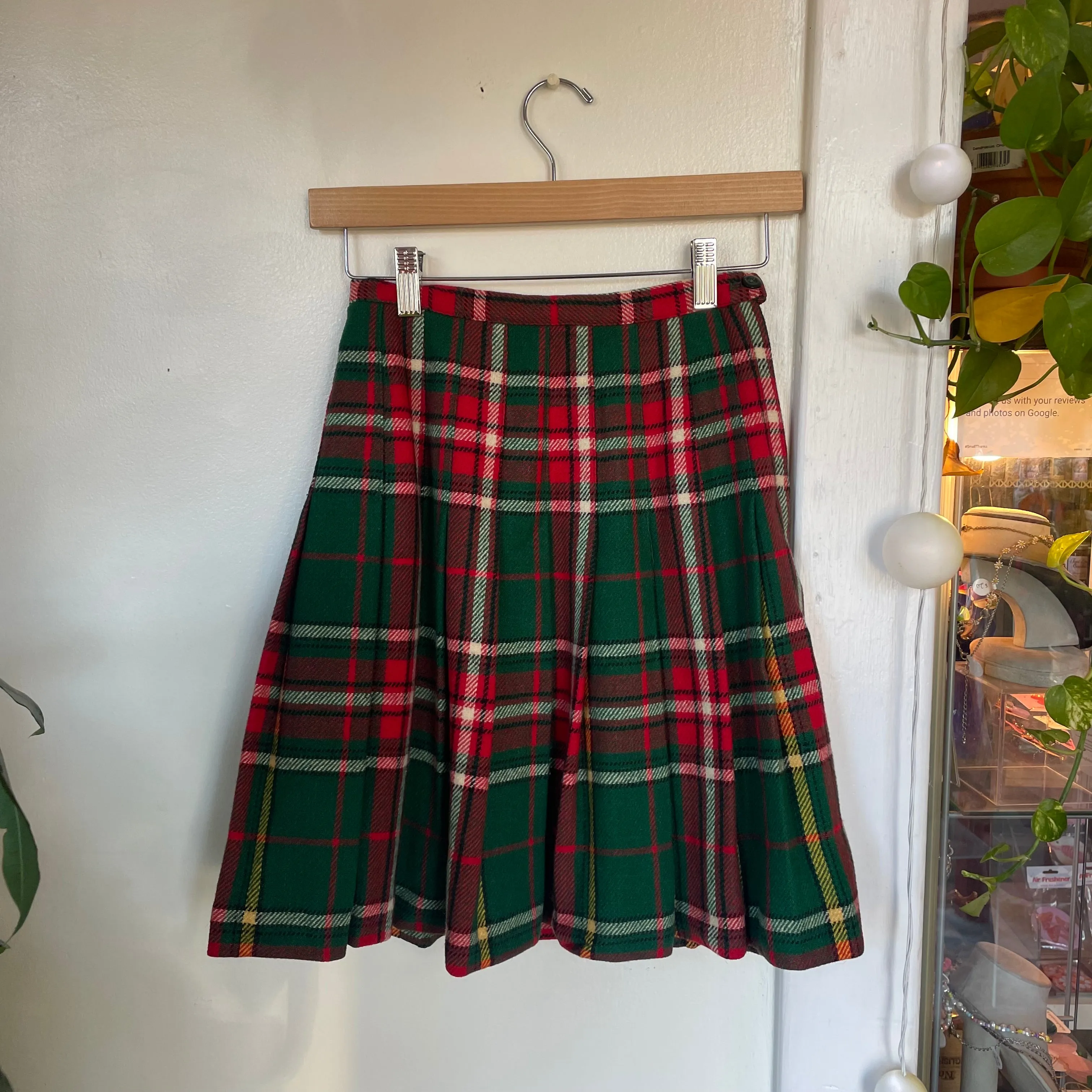 Vintage 60s Bobbie Brooks pleated plaid skirt with fringe detail // XXS XS (HT2428)