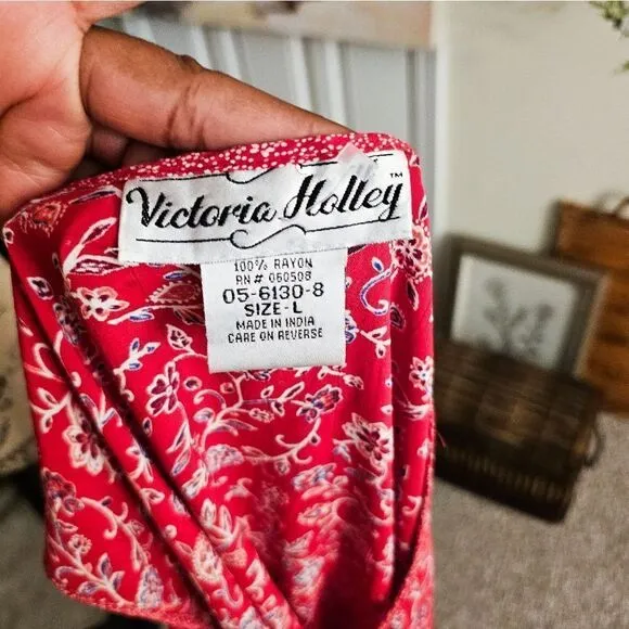 VTG Victoria Holley Rayon Crinkle Floral Print Boho Maxi Dress. XL Fit