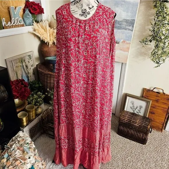 VTG Victoria Holley Rayon Crinkle Floral Print Boho Maxi Dress. XL Fit