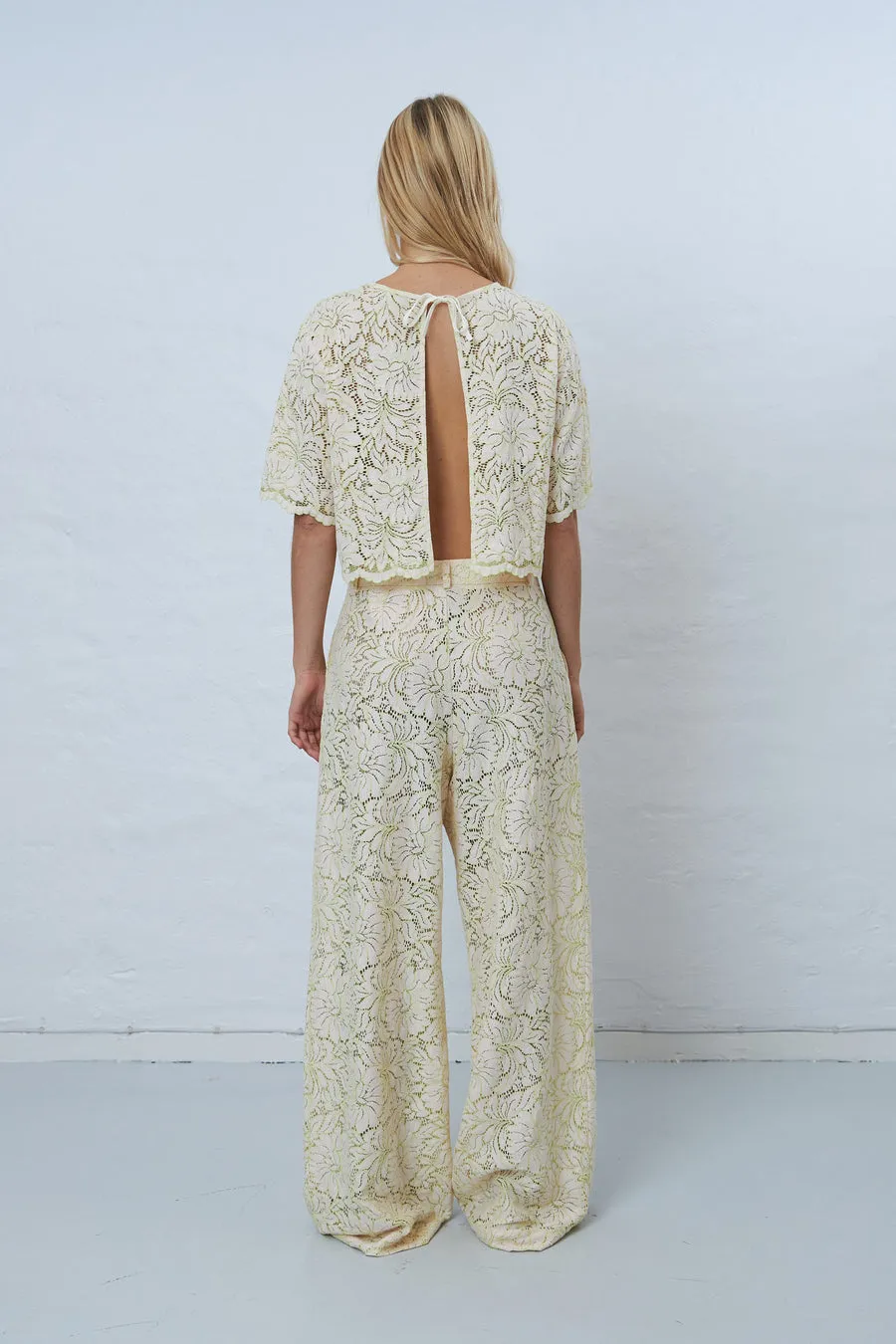 W ROTATES Delicate Lace Cropped Top - Vanilla/Green Tea