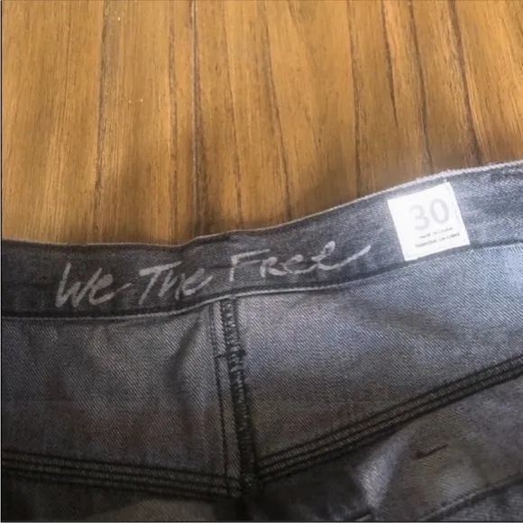 We The Free black pleated denim skirt size 30