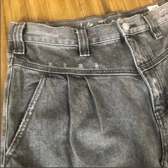 We The Free black pleated denim skirt size 30