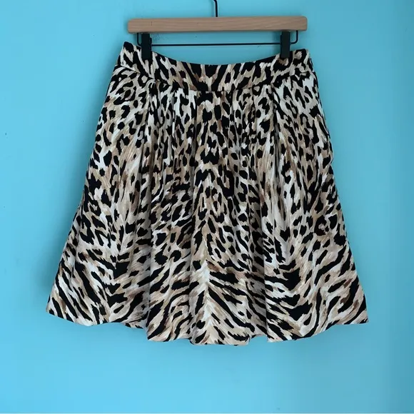 White House Black Market Leopard Print Satin Pleated Full Mini Skirt 8 Pockets