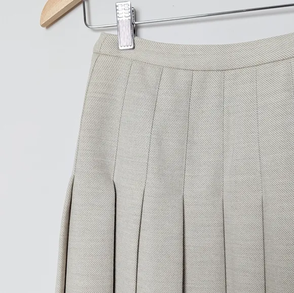 WILFRED Juliet Skirt Pleated Wool Mini Birch Herring 00 XXS Aritzia