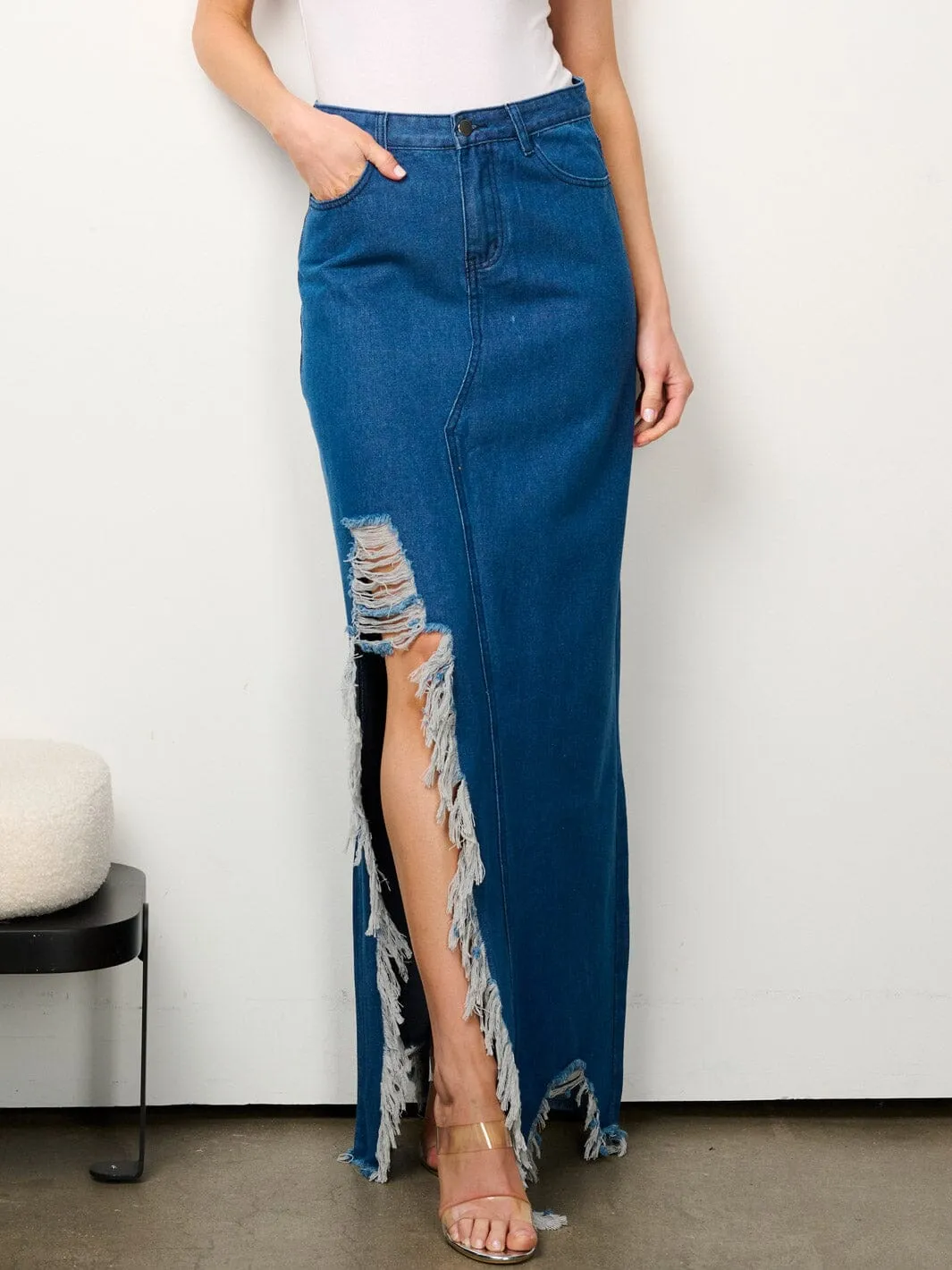 WOMEN'S BUTTON CLOSURE POCKETS DISTRESSED SLIT MAXI DENIM SKIRT